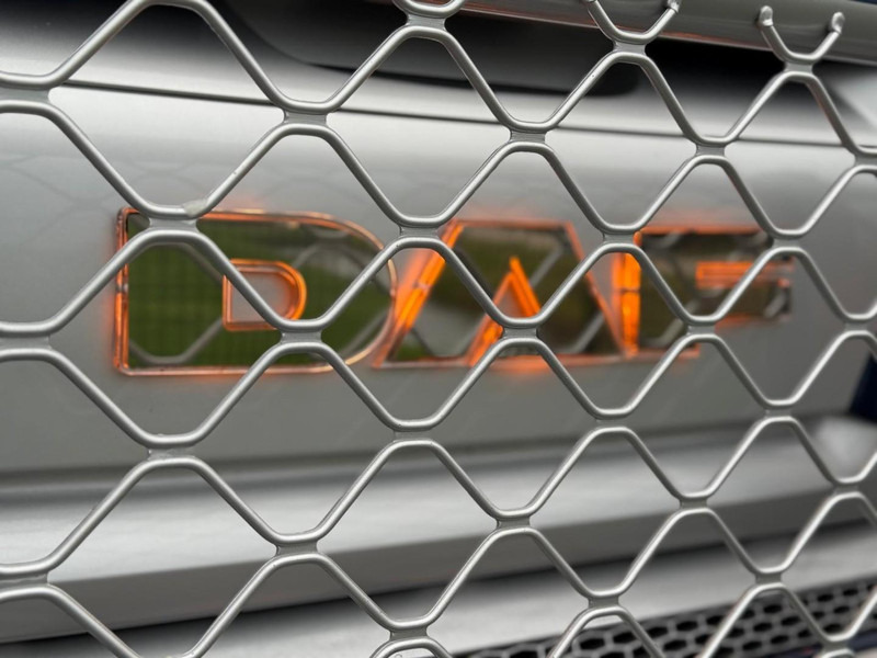 Τράκτορας DAF XF 530 FT VOLLUCHT, SHOWTRUCK, RETARDER, LEER, PTO/HYDRAULIEK.: φωτογραφία 11 Τράκτορας DAF XF 530 FT VOLLUCHT, SHOWTRUCK, RETARDER, LEER, PTO/HYDRAULIEK.: φωτογραφία 11