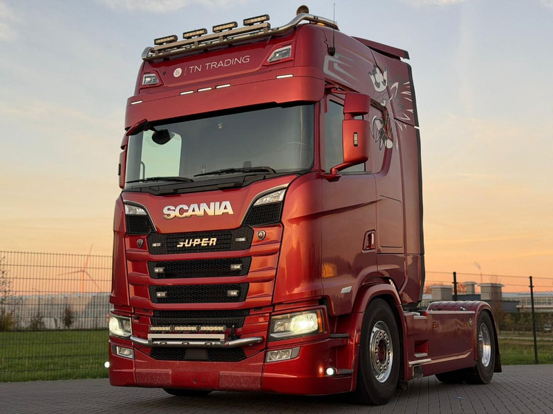 Scania S580 V8 NGS VOLLUCHT, KING OF THE ROAD, HYDRAULIEK, LEER, ALCOA. - Τράκτορας: φωτογραφία 4 Scania S580 V8 NGS VOLLUCHT, KING OF THE ROAD, HYDRAULIEK, LEER, ALCOA. - Τράκτορας: φωτογραφία 4