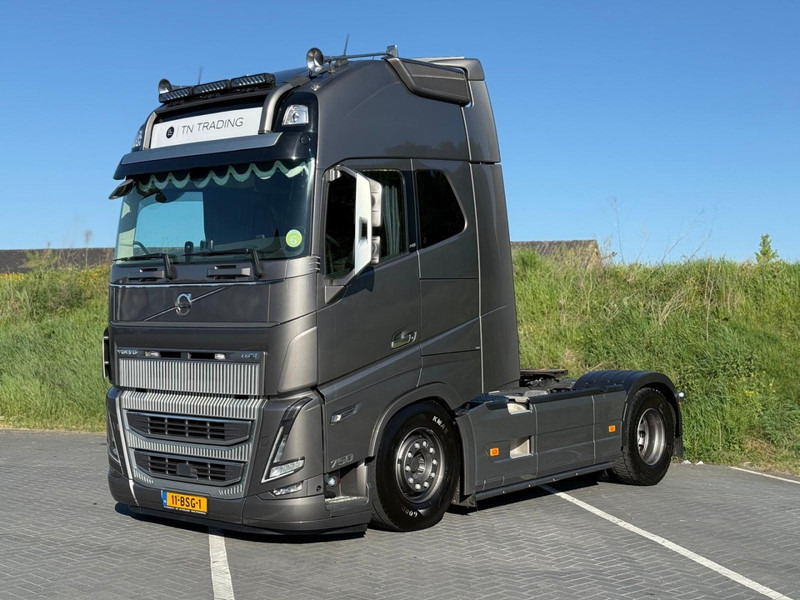 Volvo FH 16.750 FULL AIR, LEATHER, RETARDER, IPARK COOL, FULL! - Τράκτορας: φωτογραφία 1 Volvo FH 16.750 FULL AIR, LEATHER, RETARDER, IPARK COOL, FULL! - Τράκτορας: φωτογραφία 1