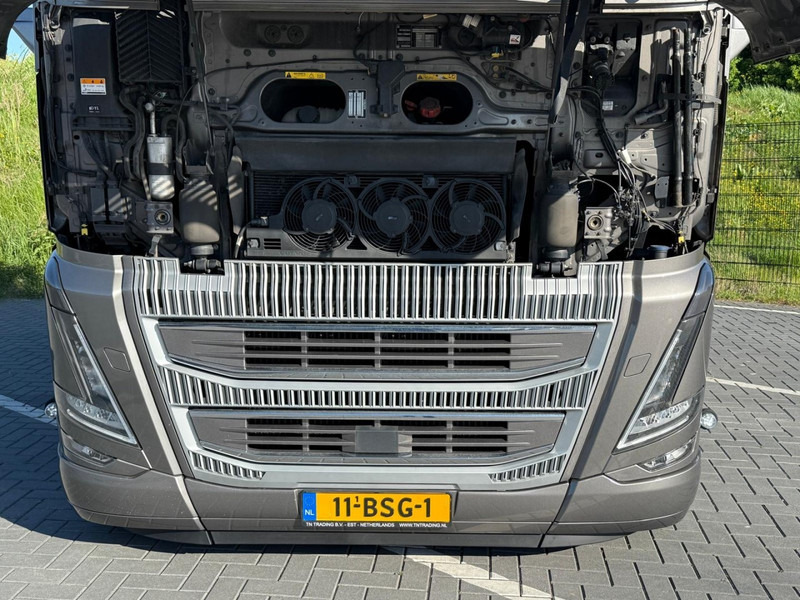 Volvo FH 16.750 FULL AIR, LEATHER, RETARDER, IPARK COOL, FULL! - Τράκτορας: φωτογραφία 4 Volvo FH 16.750 FULL AIR, LEATHER, RETARDER, IPARK COOL, FULL! - Τράκτορας: φωτογραφία 4