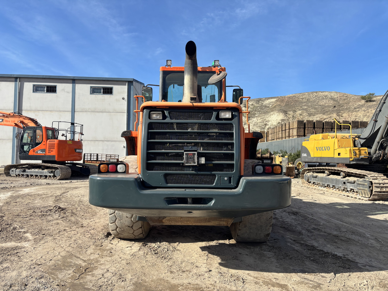 Doosan DL300 - Ελαστιχοφόρος φορτωτής: φωτογραφία 4 Doosan DL300 - Ελαστιχοφόρος φορτωτής: φωτογραφία 4