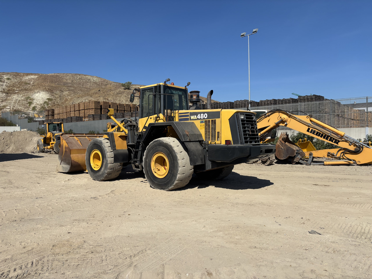 KOMATSU WA480-6 - Ελαστιχοφόρος φορτωτής: φωτογραφία 3 KOMATSU WA480-6 - Ελαστιχοφόρος φορτωτής: φωτογραφία 3