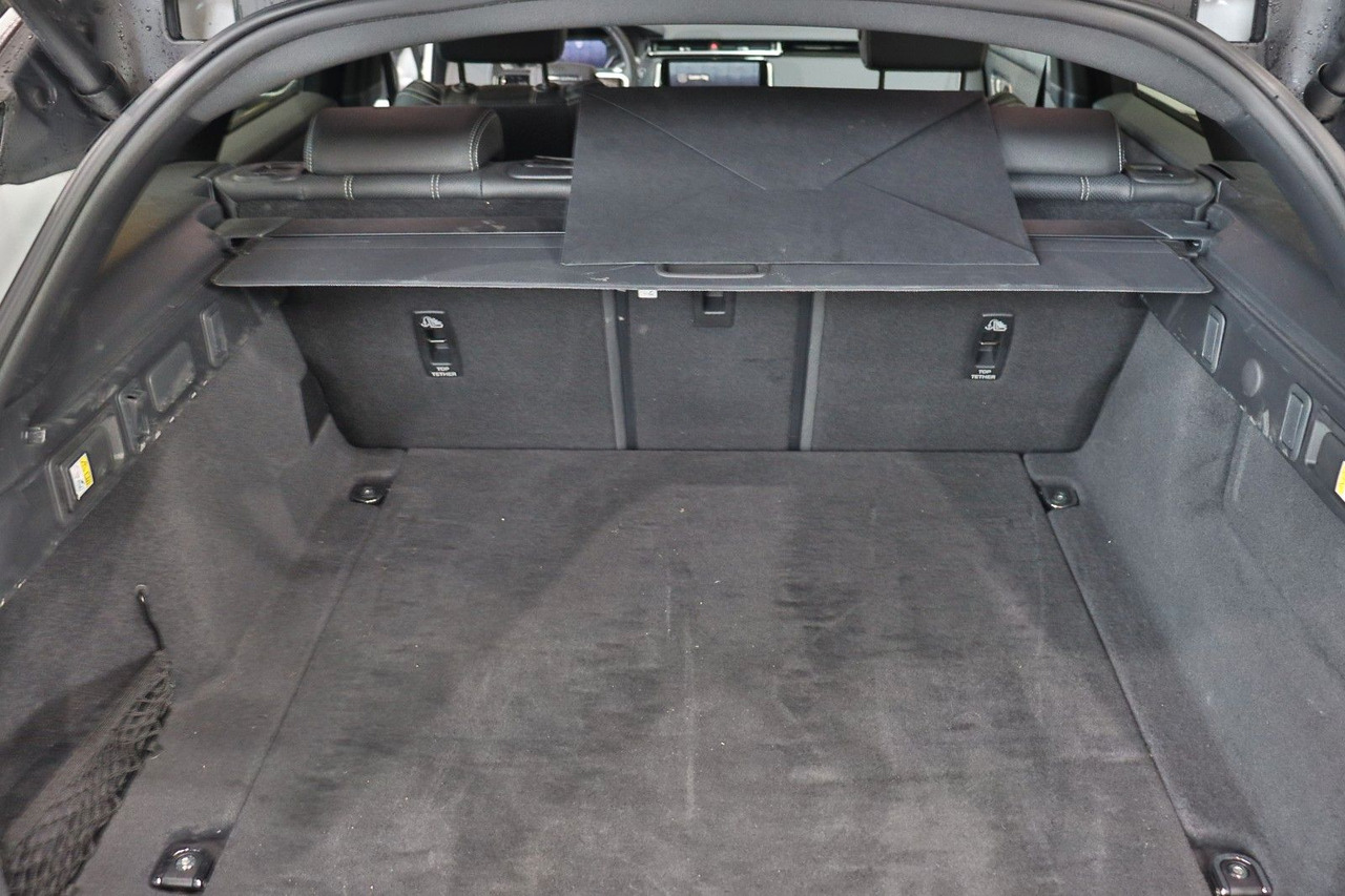 Μίσθωση  Land Rover Range Rover Velar 300 R-Dynamic SE Land Rover Range Rover Velar 300 R-Dynamic SE: φωτογραφία 29