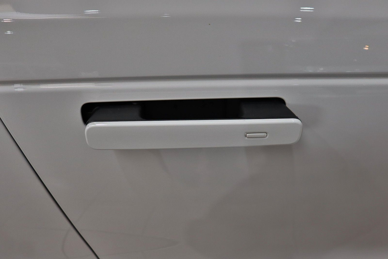 Μίσθωση  Land Rover Range Rover Velar 300 R-Dynamic SE Land Rover Range Rover Velar 300 R-Dynamic SE: φωτογραφία 13