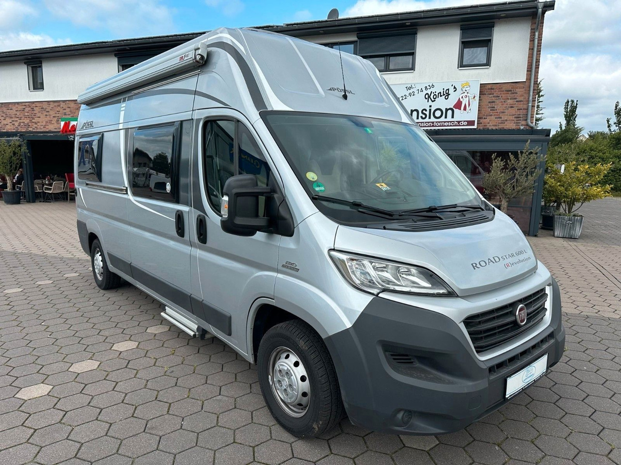 Pössl Roadstar 600 L Revolution/Festbett+Hubbett/TOP - Αυτοκινούμενο βαν: φωτογραφία 1 Pössl Roadstar 600 L Revolution/Festbett+Hubbett/TOP - Αυτοκινούμενο βαν: φωτογραφία 1