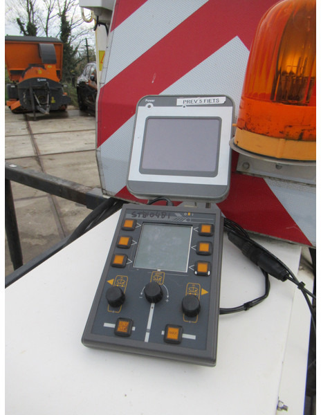 NIDO STRATOS B08-24 PALN Rotopower 0,8m3 + 350L. Salzstreuer Saltspreader Zoutstrooier - Αλατιέρα: φωτογραφία 4 NIDO STRATOS B08-24 PALN Rotopower 0,8m3 + 350L. Salzstreuer Saltspreader Zoutstrooier - Αλατιέρα: φωτογραφία 4