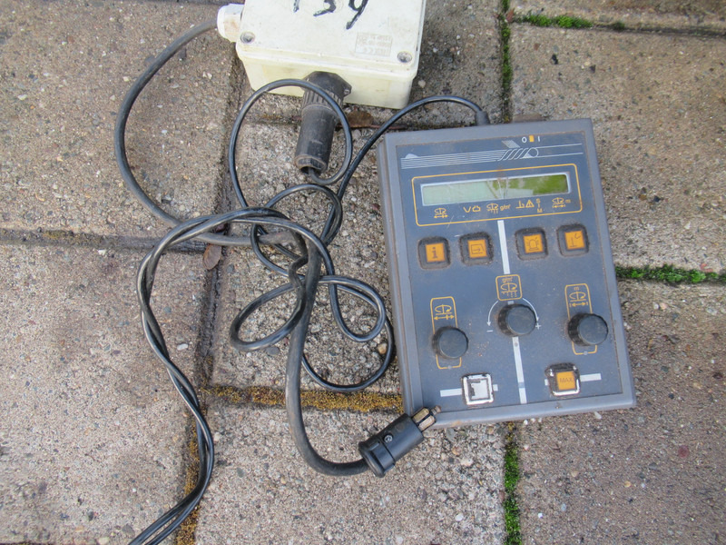 NIDO Stratos B11-18 AWAXN 1,1M3 + 500 L Zoutstrooier Saltzstreuer - Αλατιέρα: φωτογραφία 3 NIDO Stratos B11-18 AWAXN 1,1M3 + 500 L Zoutstrooier Saltzstreuer - Αλατιέρα: φωτογραφία 3