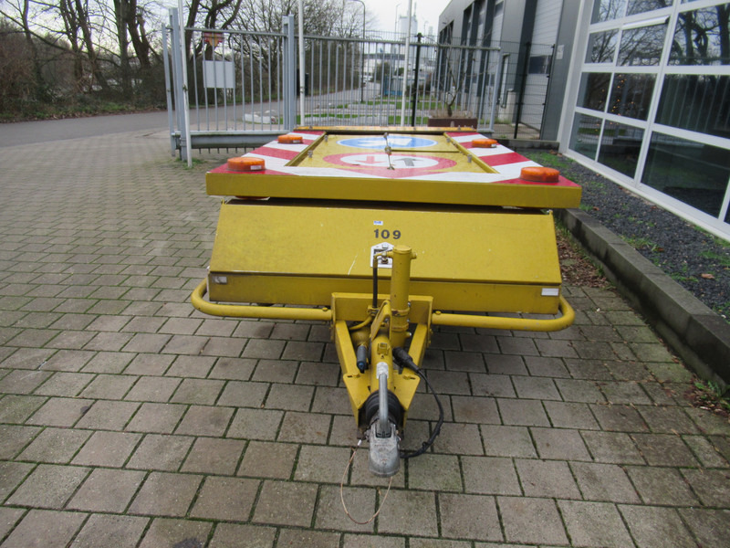 Trias SW15U2B Actiewagen Signaalwagen - Τρέιλερ: φωτογραφία 3 Trias SW15U2B Actiewagen Signaalwagen - Τρέιλερ: φωτογραφία 3