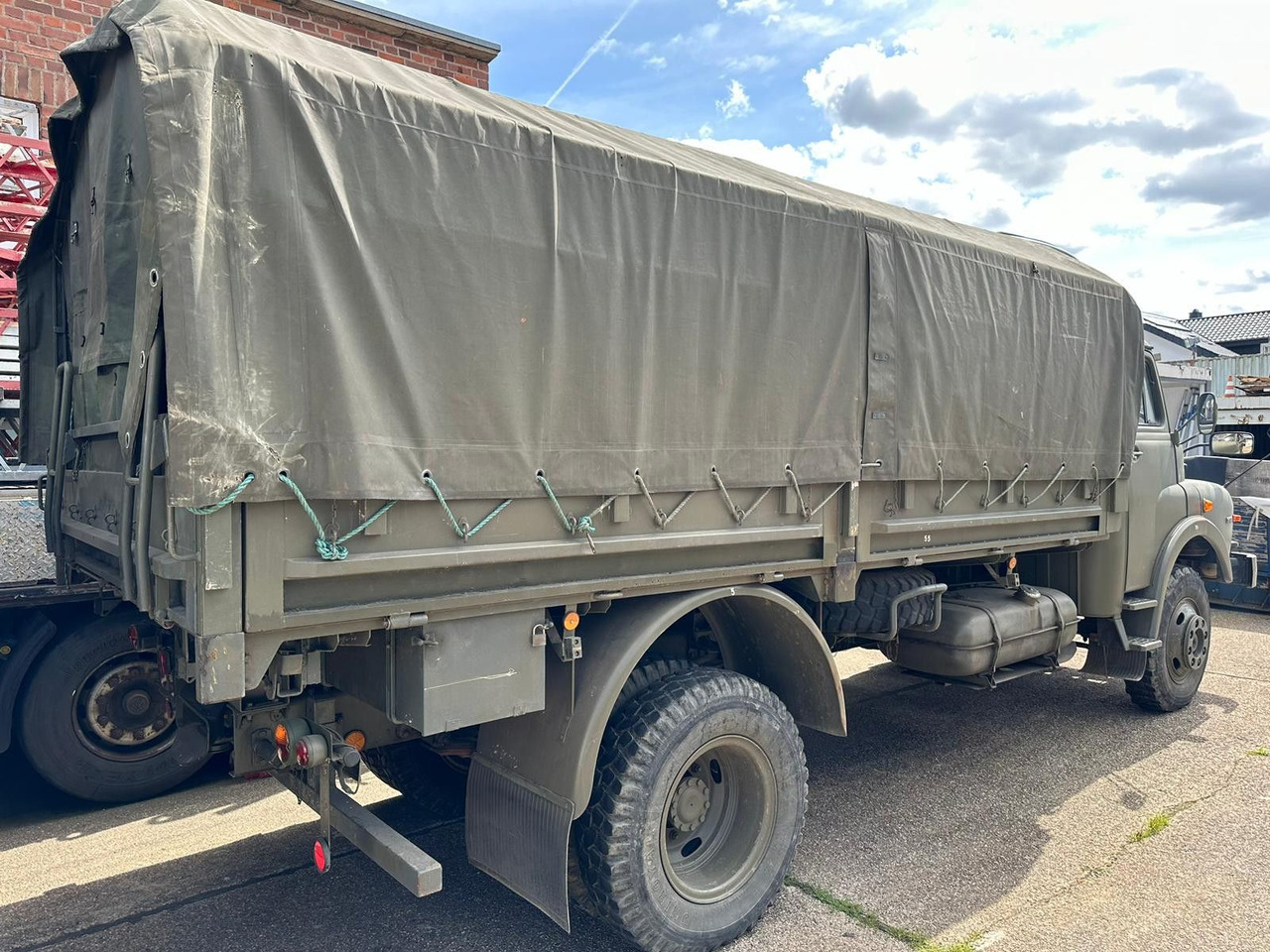 MAN 11.136 HA 4X4*H-zul.*schön*ex belg. Armee - Επαγγελματικό αυτοκίνητο με μουσαμά: φωτογραφία 2 MAN 11.136 HA 4X4*H-zul.*schön*ex belg. Armee - Επαγγελματικό αυτοκίνητο με μουσαμά: φωτογραφία 2