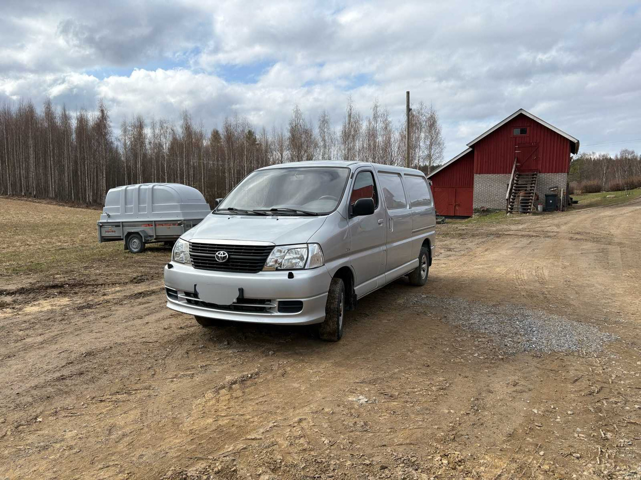 Van Toyota Hiace 2.5 - Βαν: φωτογραφία 2 Van Toyota Hiace 2.5 - Βαν: φωτογραφία 2