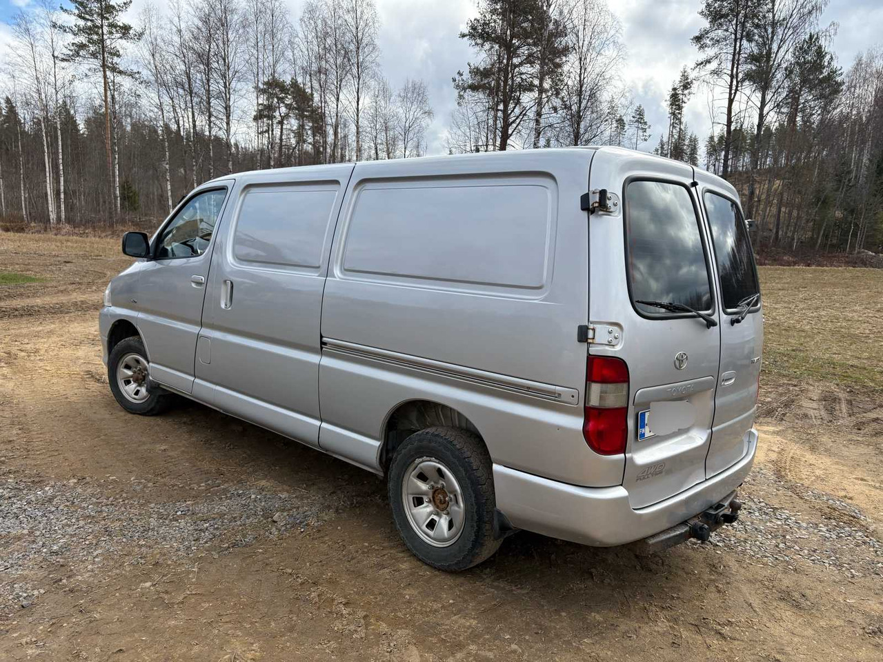 Van Toyota Hiace 2.5 - Βαν: φωτογραφία 5 Van Toyota Hiace 2.5 - Βαν: φωτογραφία 5