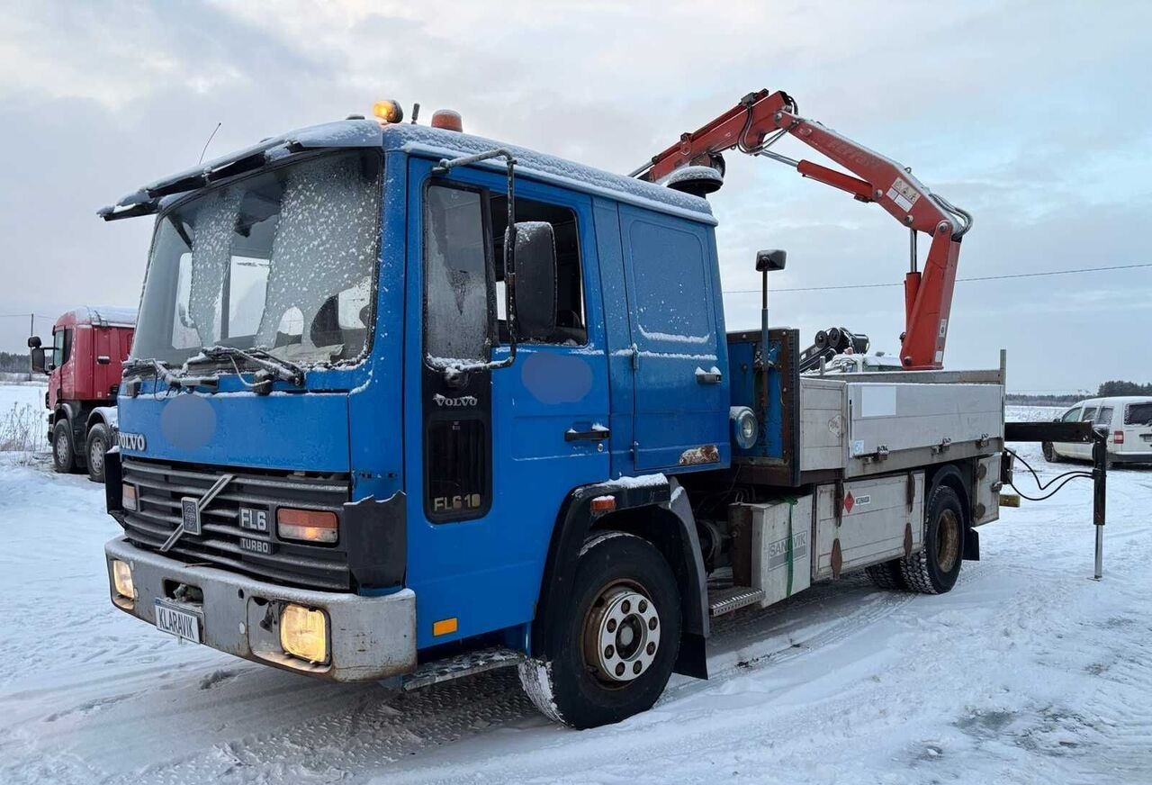Volvo FL6 - Φορτηγό με ανοιχτή καρότσα, Φορτηγό με γερανό: φωτογραφία 1 Volvo FL6 - Φορτηγό με ανοιχτή καρότσα, Φορτηγό με γερανό: φωτογραφία 1