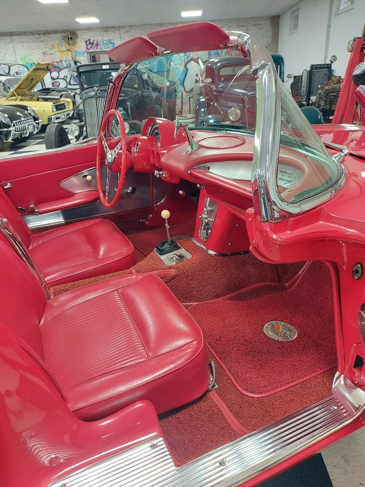 Κάμπριο Corvette C1 Corvette H -Zulassung: φωτογραφία 22 Κάμπριο Corvette C1 Corvette H -Zulassung: φωτογραφία 22