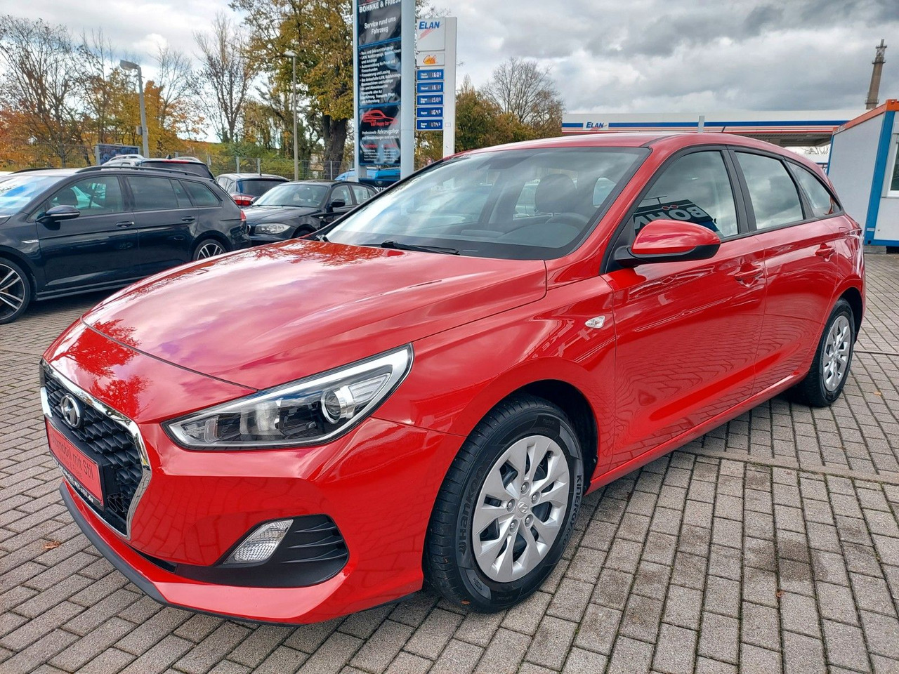 Hyundai i30 cw Pure Klima Spurasssist 8x Räder - Station wagon: φωτογραφία 5 Hyundai i30 cw Pure Klima Spurasssist 8x Räder - Station wagon: φωτογραφία 5