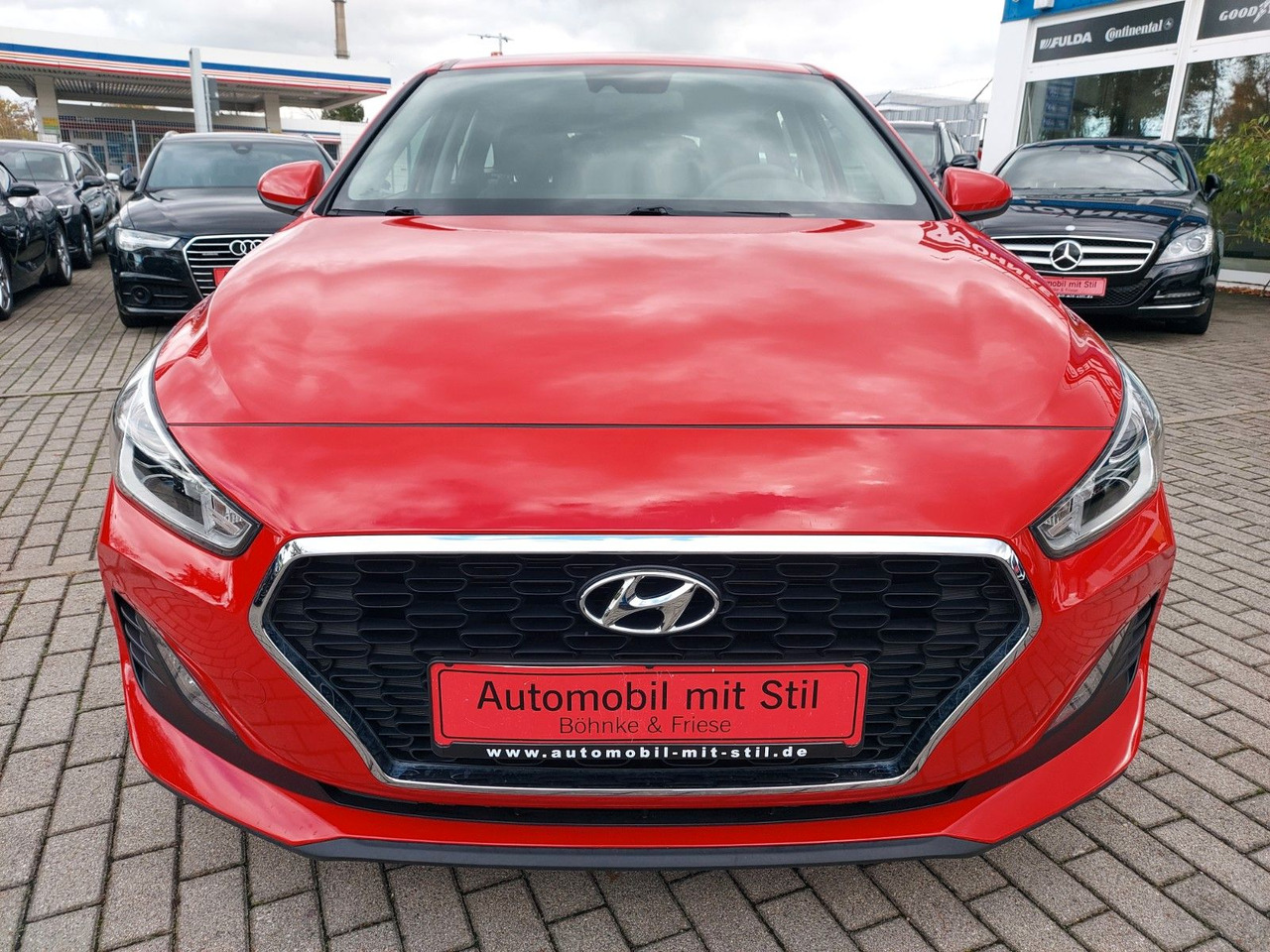 Hyundai i30 cw Pure Klima Spurasssist 8x Räder - Station wagon: φωτογραφία 2 Hyundai i30 cw Pure Klima Spurasssist 8x Räder - Station wagon: φωτογραφία 2