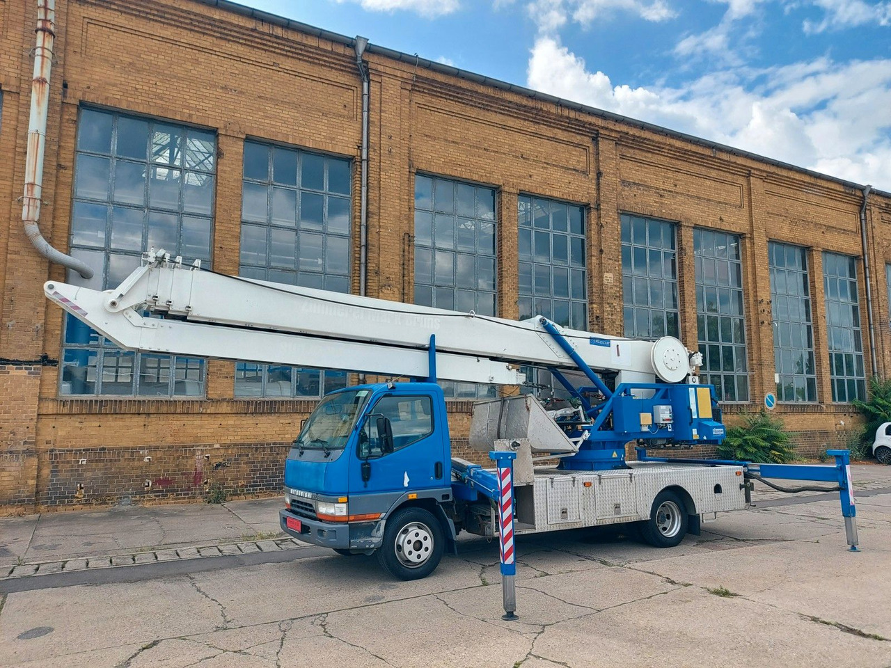 Mitsubishi CANTER DACHDECKER KLAAS AUTOKRAN - Φορτηγό με γερανό: φωτογραφία 2 Mitsubishi CANTER DACHDECKER KLAAS AUTOKRAN - Φορτηγό με γερανό: φωτογραφία 2