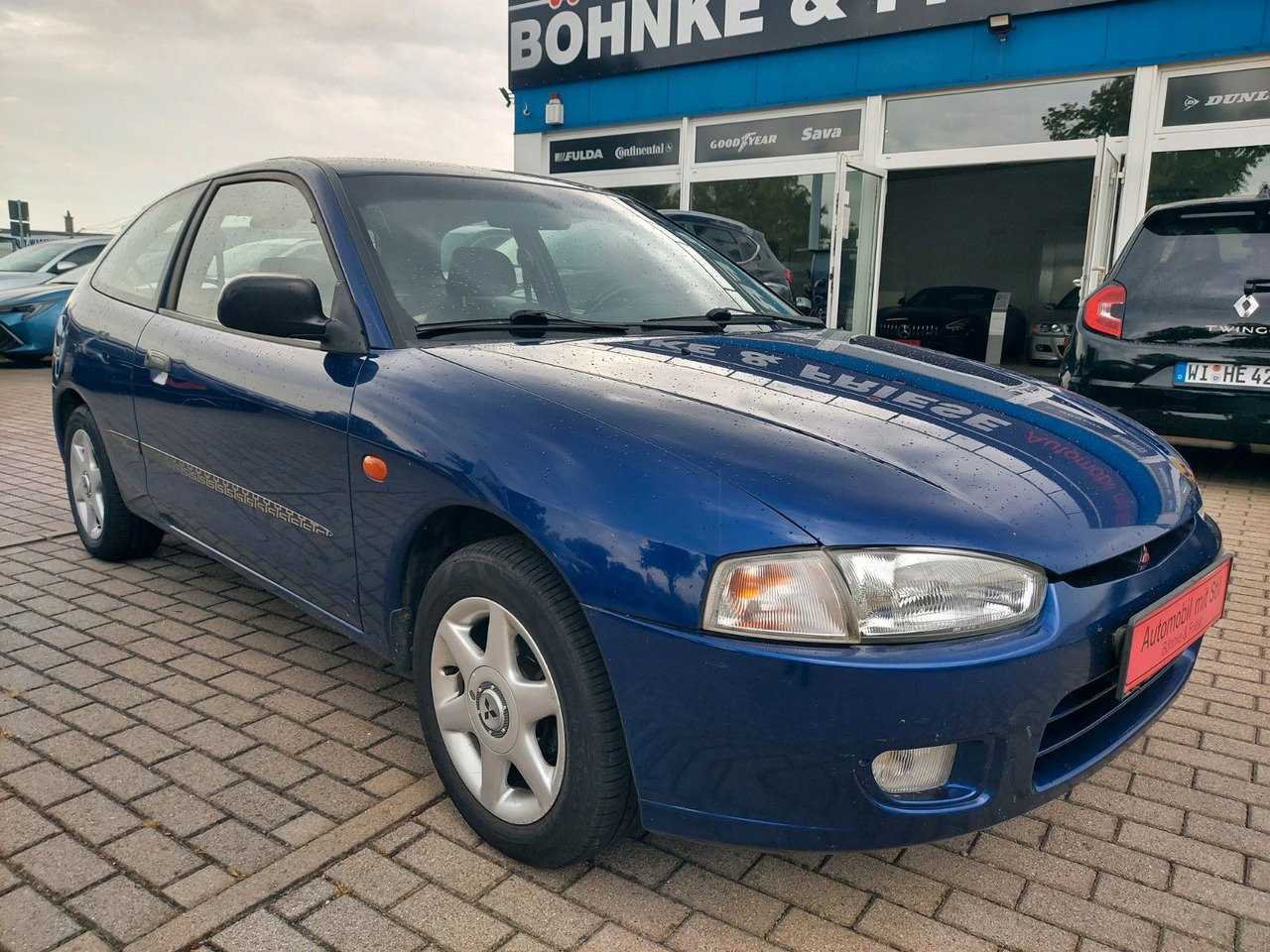 Mitsubishi Colt GLX Klima el. Fenster/Spiegel Radio 8xRäder - Λιμουζίνα/ Sedan: φωτογραφία 1 Mitsubishi Colt GLX Klima el. Fenster/Spiegel Radio 8xRäder - Λιμουζίνα/ Sedan: φωτογραφία 1