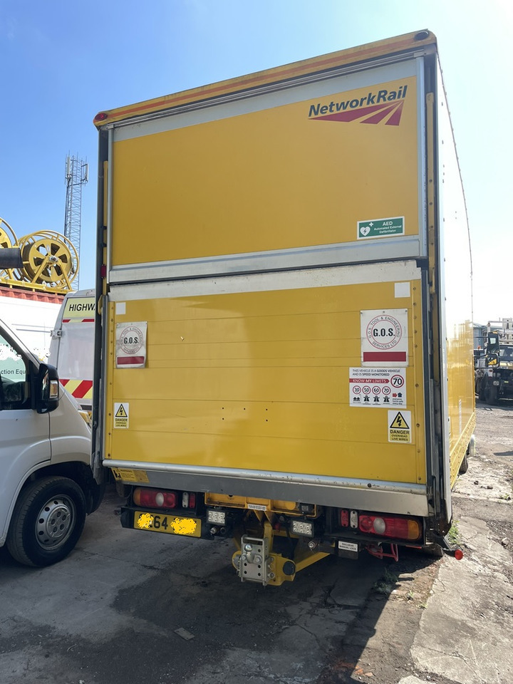 Mitsubishi Fusso - Φορτηγό κόφα: φωτογραφία 3 Mitsubishi Fusso - Φορτηγό κόφα: φωτογραφία 3