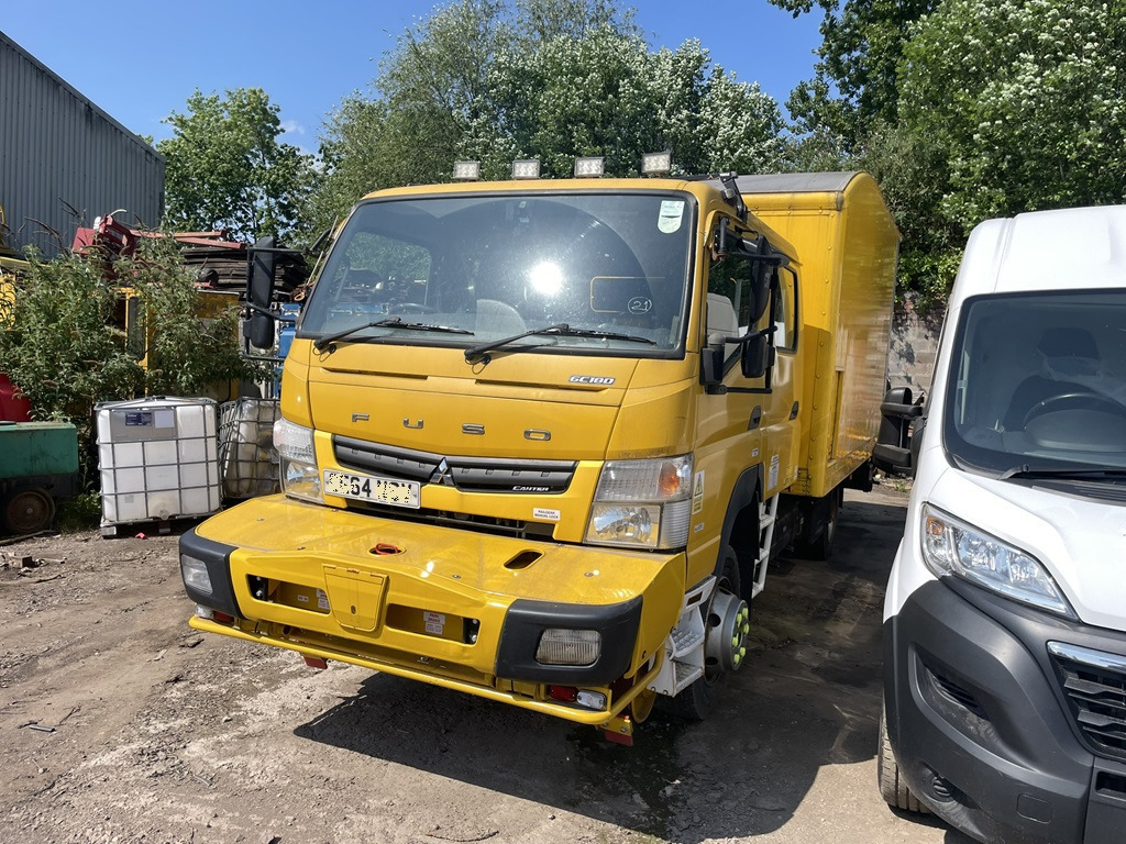 Mitsubishi Fusso - Φορτηγό κόφα: φωτογραφία 2 Mitsubishi Fusso - Φορτηγό κόφα: φωτογραφία 2