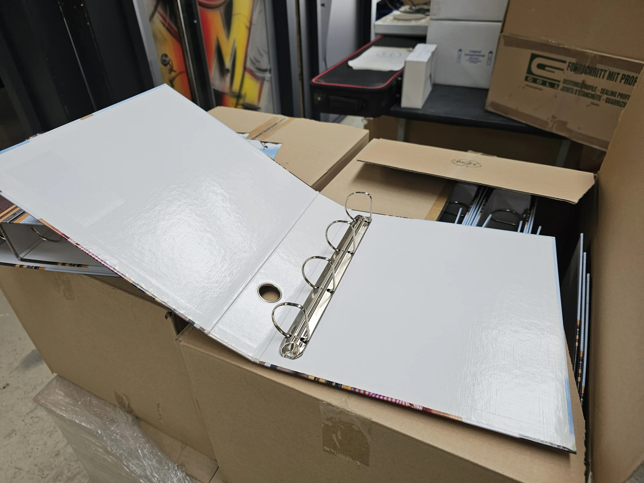 300 Stk. Vierringmappen neu - Εργαλείο/ Εξοπλισμός: φωτογραφία 3 300 Stk. Vierringmappen neu - Εργαλείο/ Εξοπλισμός: φωτογραφία 3