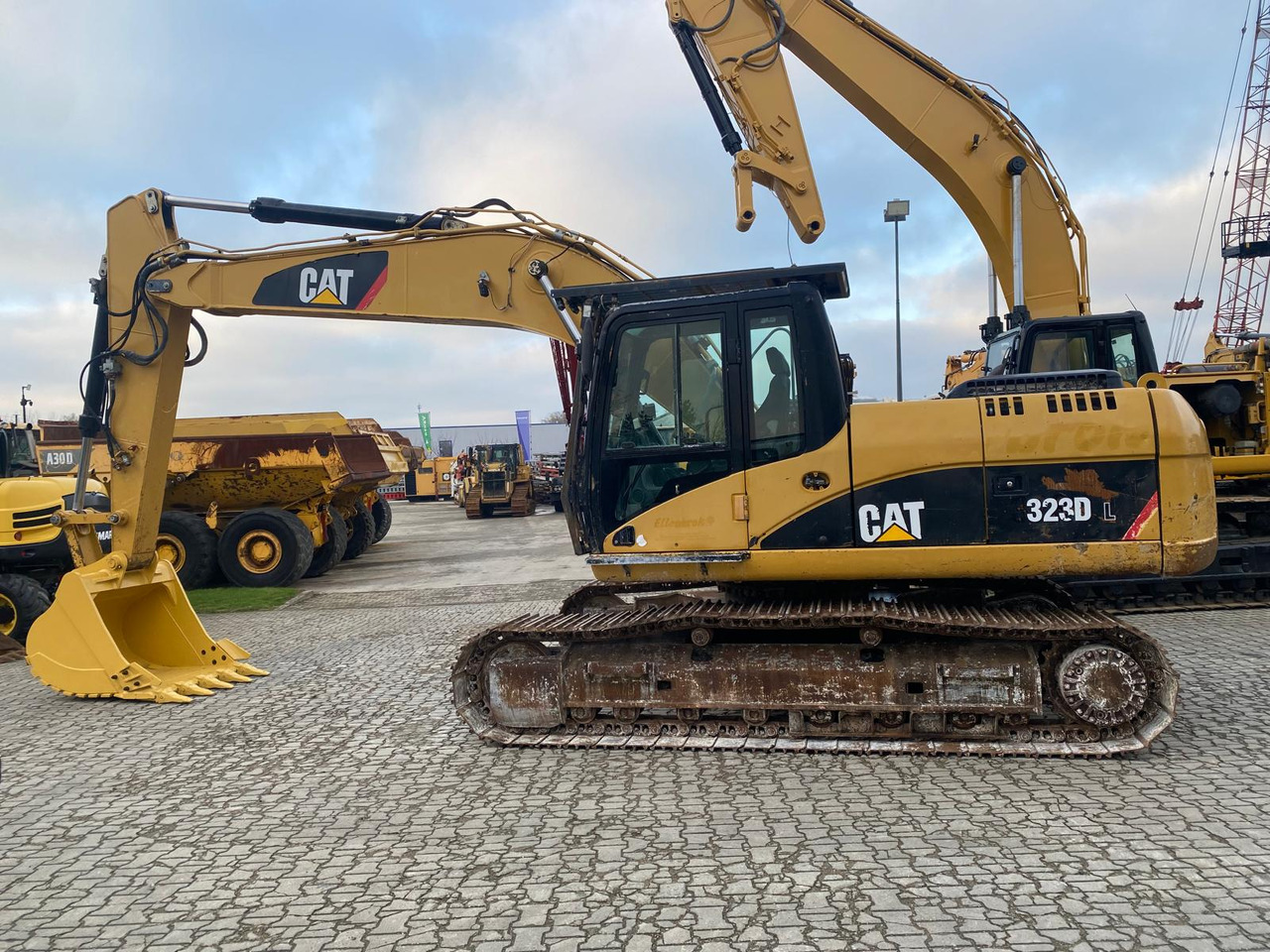 Caterpillar 323D NVT - Ερπυστριοφόρος εκσκαφέας: φωτογραφία 3 Caterpillar 323D NVT - Ερπυστριοφόρος εκσκαφέας: φωτογραφία 3