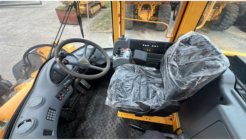 Volvo L70 D NVT - Ελαστιχοφόρος φορτωτής: φωτογραφία 4 Volvo L70 D NVT - Ελαστιχοφόρος φορτωτής: φωτογραφία 4