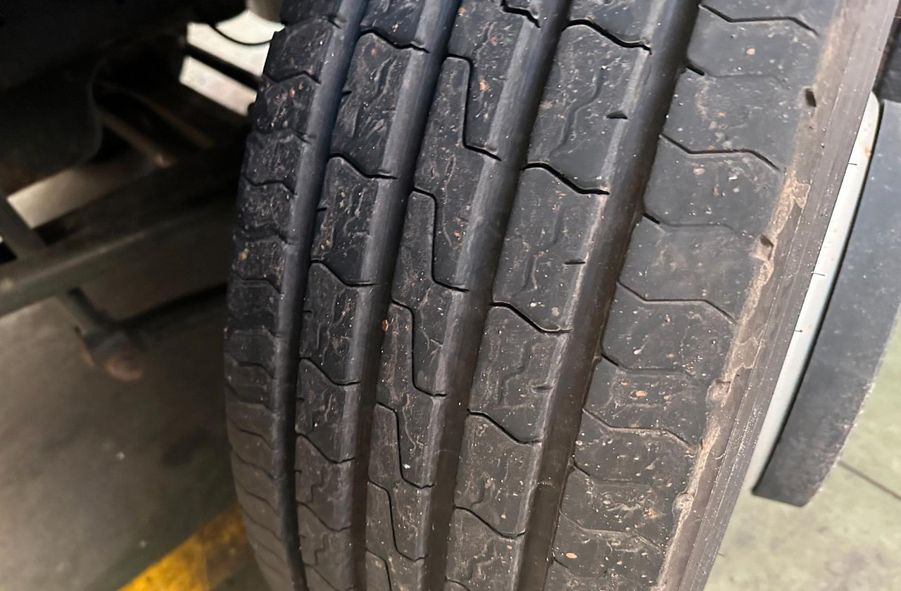Φορτηγό μουσαμάς Iveco 140e28 euro 6 centina e sponda: φωτογραφία 9