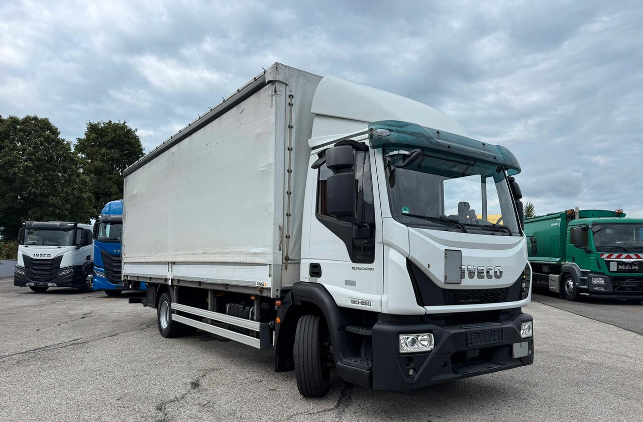 Φορτηγό μουσαμάς Iveco: φωτογραφία 1