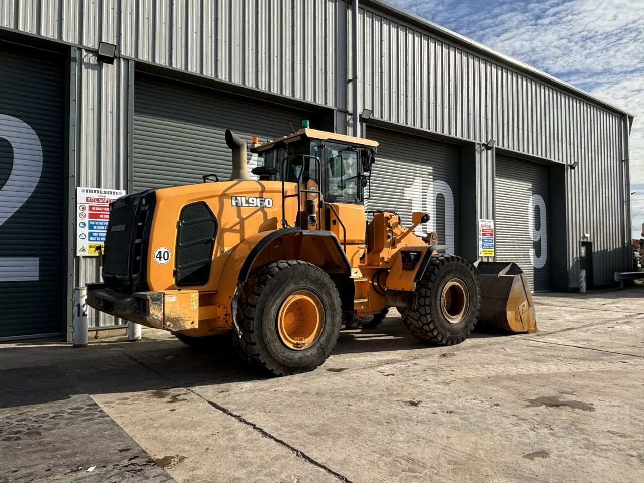 Hyundai HL960 - Ελαστιχοφόρος φορτωτής: φωτογραφία 5 Hyundai HL960 - Ελαστιχοφόρος φορτωτής: φωτογραφία 5