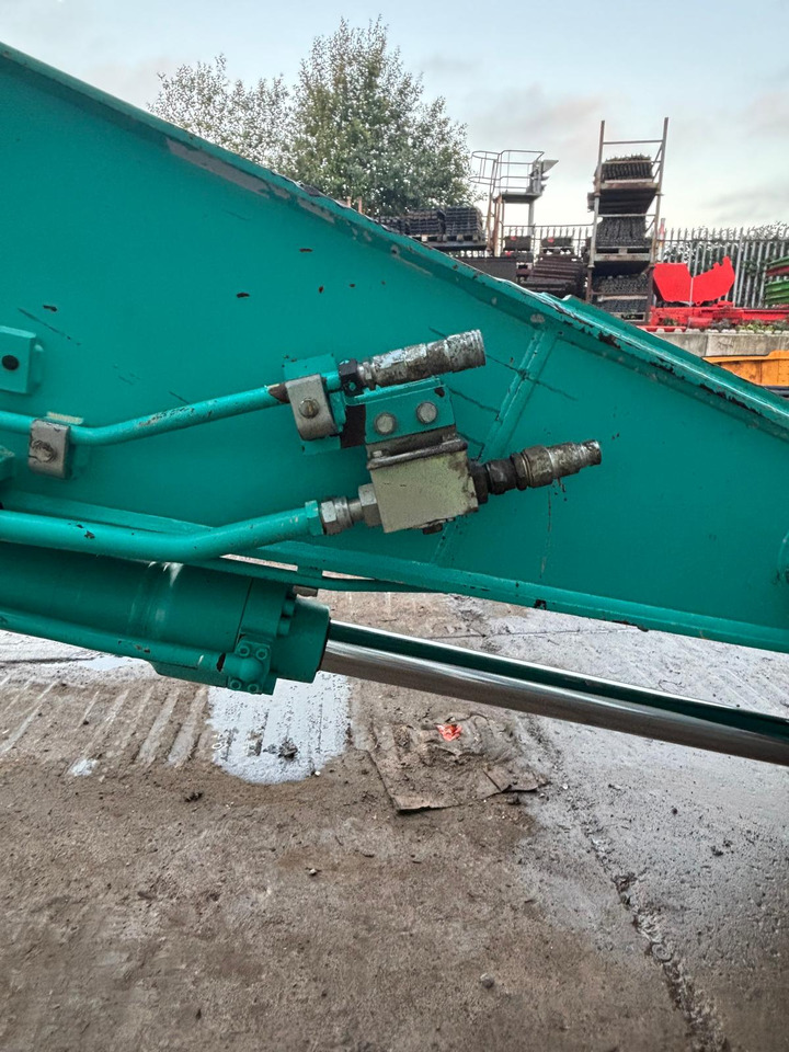 Ερπυστριοφόρος εκσκαφέας Kobelco SK210LC-10: φωτογραφία 10