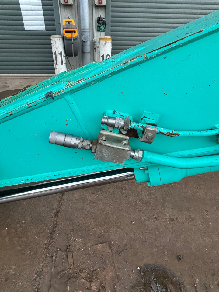 Ερπυστριοφόρος εκσκαφέας Kobelco SK210LC-10: φωτογραφία 11