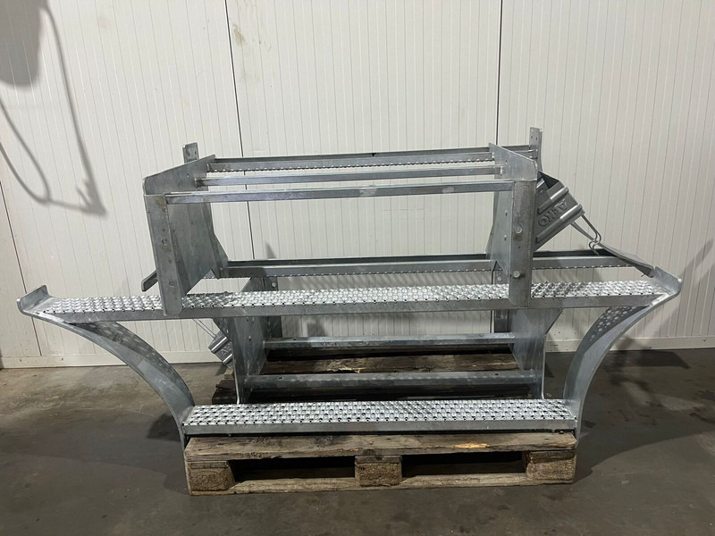 Liebherr - Καμπίνα και εσωτερικό: φωτογραφία 1 Liebherr - Καμπίνα και εσωτερικό: φωτογραφία 1