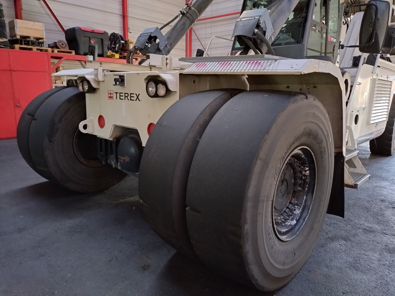TEREX TFC 46M HC DRY - Reachstacker: φωτογραφία 2 TEREX TFC 46M HC DRY - Reachstacker: φωτογραφία 2