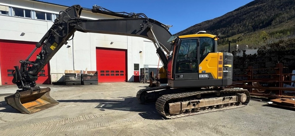 Volvo ECR 235 E - Ερπυστριοφόρος εκσκαφέας: φωτογραφία 1 Volvo ECR 235 E - Ερπυστριοφόρος εκσκαφέας: φωτογραφία 1