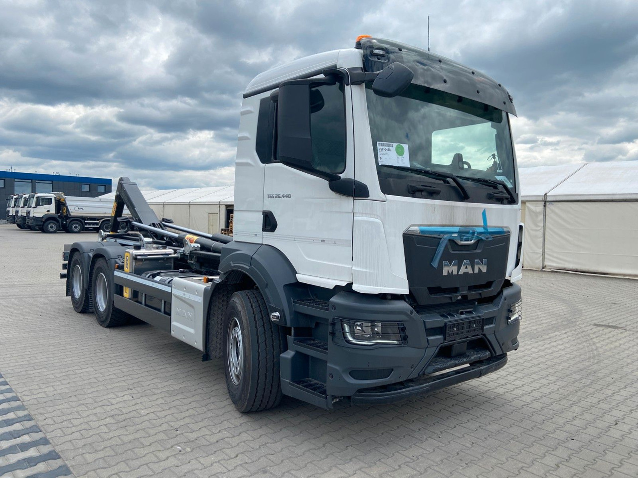 MAN TGS 26.440 6x4 Abrollkipper HYVA 20-60-S - Φορτηγό φόρτωσης γάντζου: φωτογραφία 1 MAN TGS 26.440 6x4 Abrollkipper HYVA 20-60-S - Φορτηγό φόρτωσης γάντζου: φωτογραφία 1