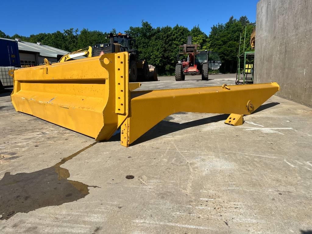 CAT TAILGATE CAT 735 - Υδραυλική πόρτα: φωτογραφία 3 CAT TAILGATE CAT 735 - Υδραυλική πόρτα: φωτογραφία 3