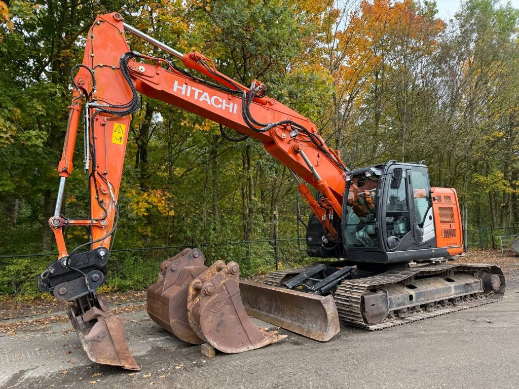 Hitachi ZX225 US LC-6 - Ερπυστριοφόρος εκσκαφέας: φωτογραφία 1 Hitachi ZX225 US LC-6 - Ερπυστριοφόρος εκσκαφέας: φωτογραφία 1