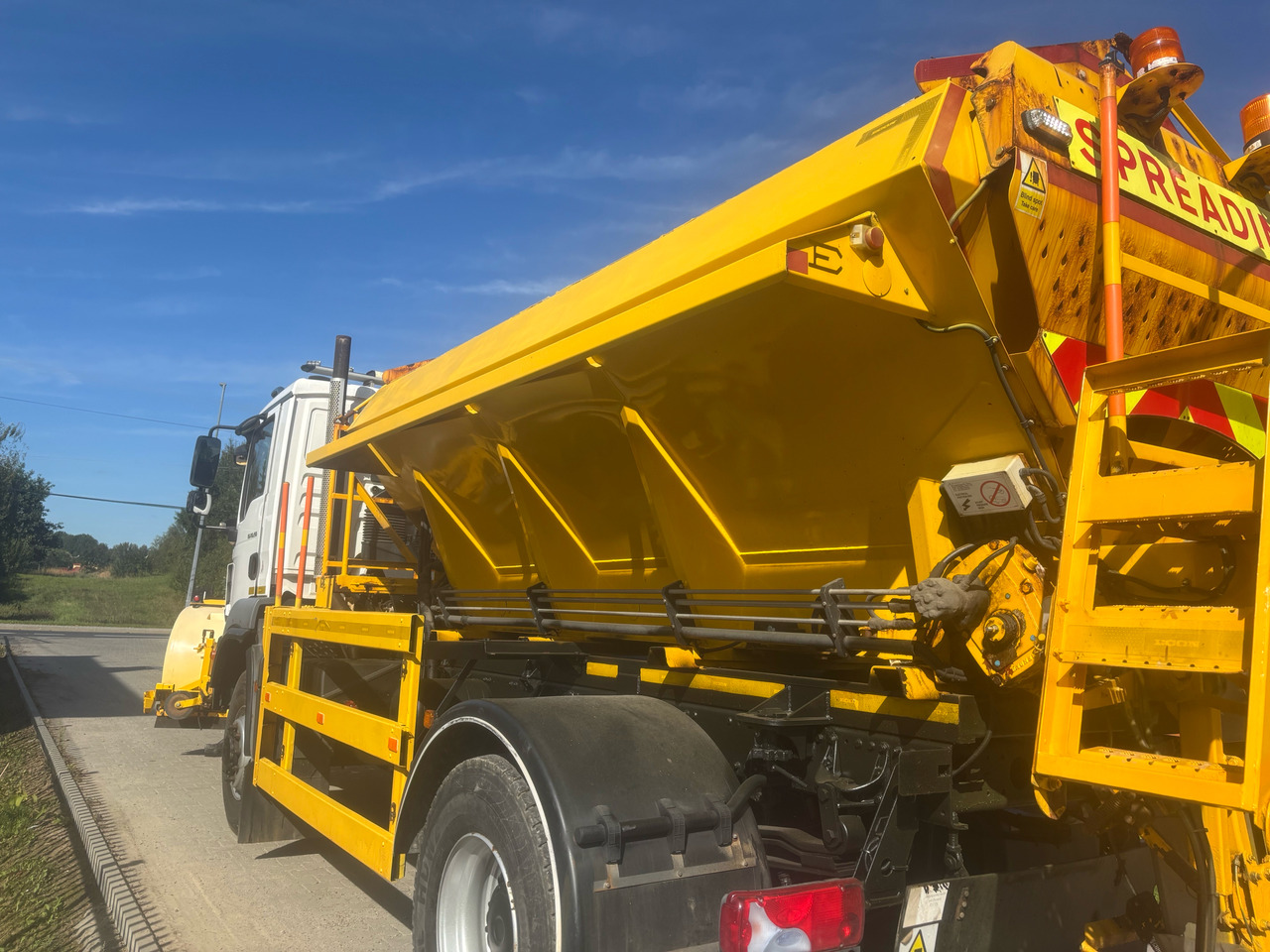 MAN TGM 18.290 4x4 BB GRITTER/SPREADER/PLOUGH - Εκχιονιστικό μηχάνημα: φωτογραφία 4 MAN TGM 18.290 4x4 BB GRITTER/SPREADER/PLOUGH - Εκχιονιστικό μηχάνημα: φωτογραφία 4