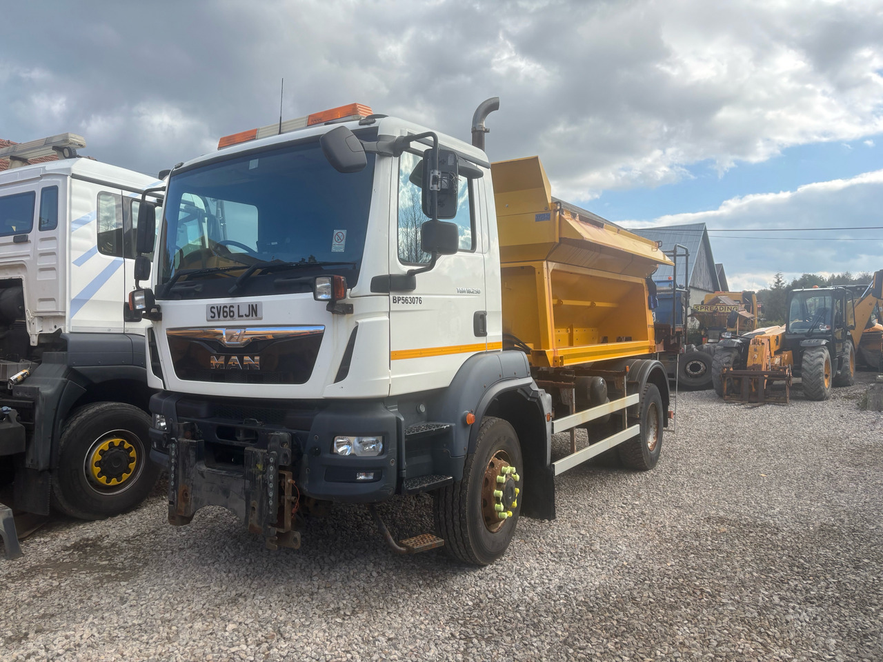 MAN TGM 18.290 4x4BB SPREADER/GRITTER/Plough - Εκχιονιστικό μηχάνημα: φωτογραφία 4 MAN TGM 18.290 4x4BB SPREADER/GRITTER/Plough - Εκχιονιστικό μηχάνημα: φωτογραφία 4