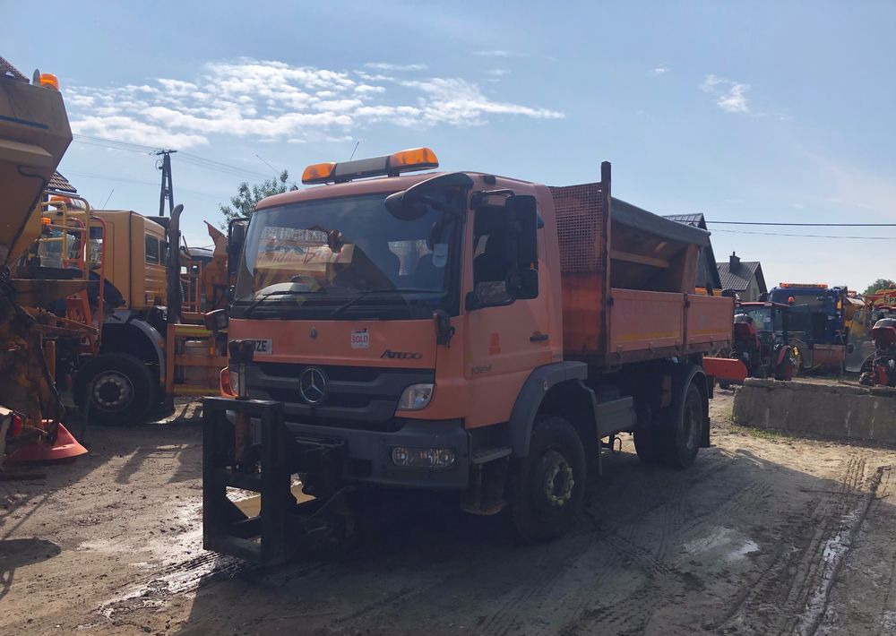 Μίσθωση Mercedes-Benz Atego 1324 4x4 wywrotka piaskarka solarka Mercedes-Benz Atego 1324 4x4 wywrotka piaskarka solarka: φωτογραφία 13 Μίσθωση Mercedes-Benz Atego 1324 4x4 wywrotka piaskarka solarka Mercedes-Benz Atego 1324 4x4 wywrotka piaskarka solarka: φωτογραφία 13