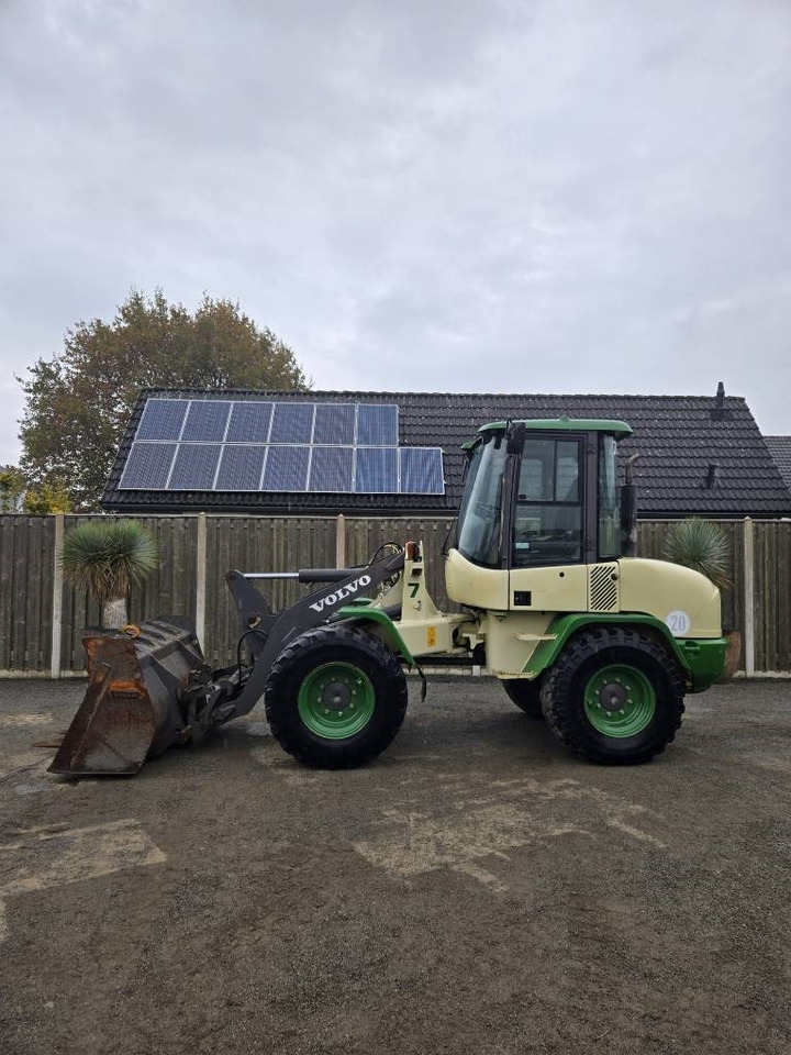 Volvo L 30 B - Ελαστιχοφόρος φορτωτής: φωτογραφία 4 Volvo L 30 B - Ελαστιχοφόρος φορτωτής: φωτογραφία 4