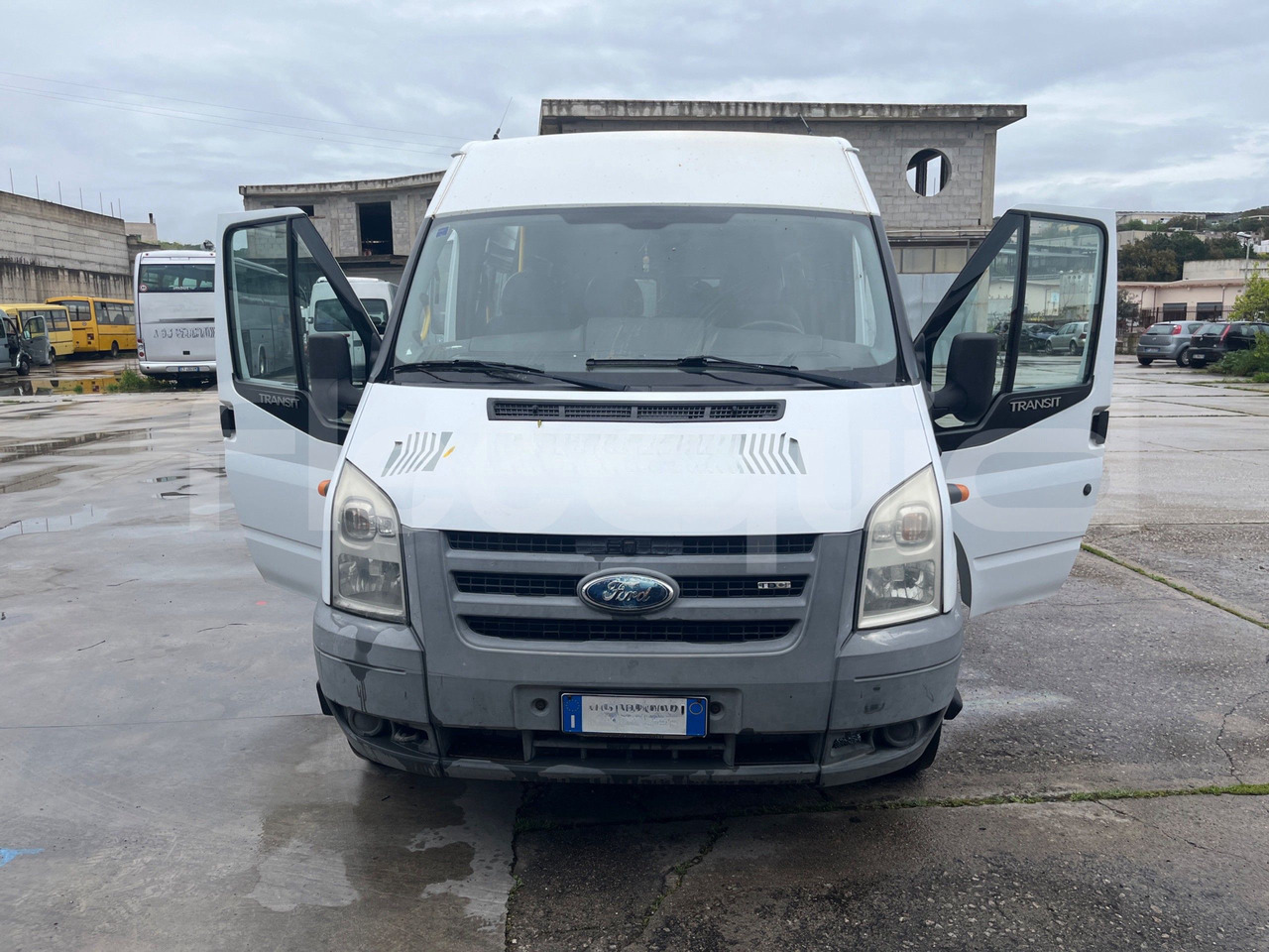 Ford Transit - Μικρό λεωφορείο, Επιβατικό βαν: φωτογραφία 2 Ford Transit - Μικρό λεωφορείο, Επιβατικό βαν: φωτογραφία 2