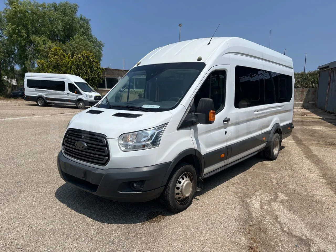 Ford Transit - Μικρό λεωφορείο: φωτογραφία 4 Ford Transit - Μικρό λεωφορείο: φωτογραφία 4