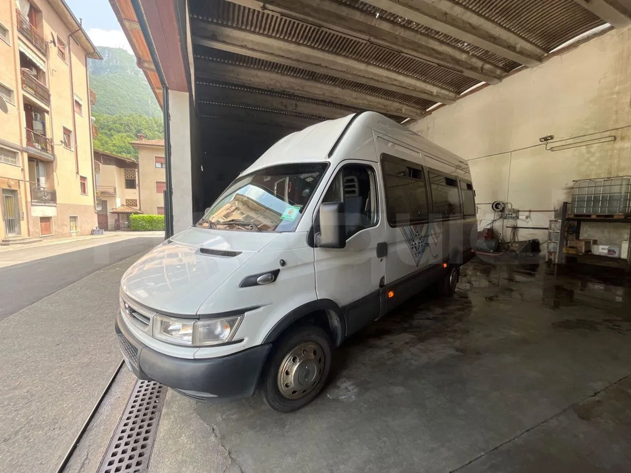 Iveco Daily - Μικρό λεωφορείο, Επιβατικό βαν: φωτογραφία 4 Iveco Daily - Μικρό λεωφορείο, Επιβατικό βαν: φωτογραφία 4
