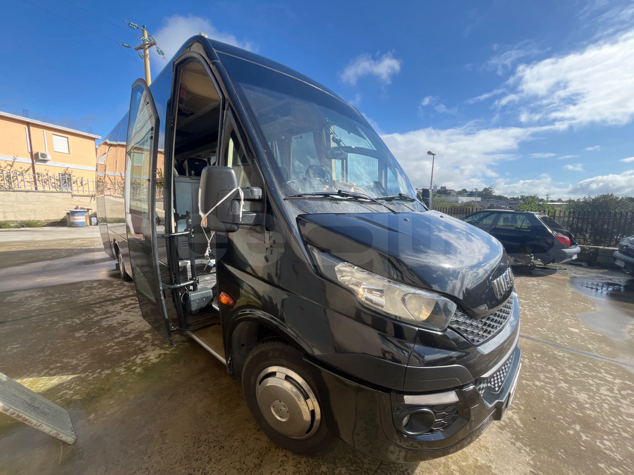 Iveco Daily - Πούλμαν: φωτογραφία 1 Iveco Daily - Πούλμαν: φωτογραφία 1