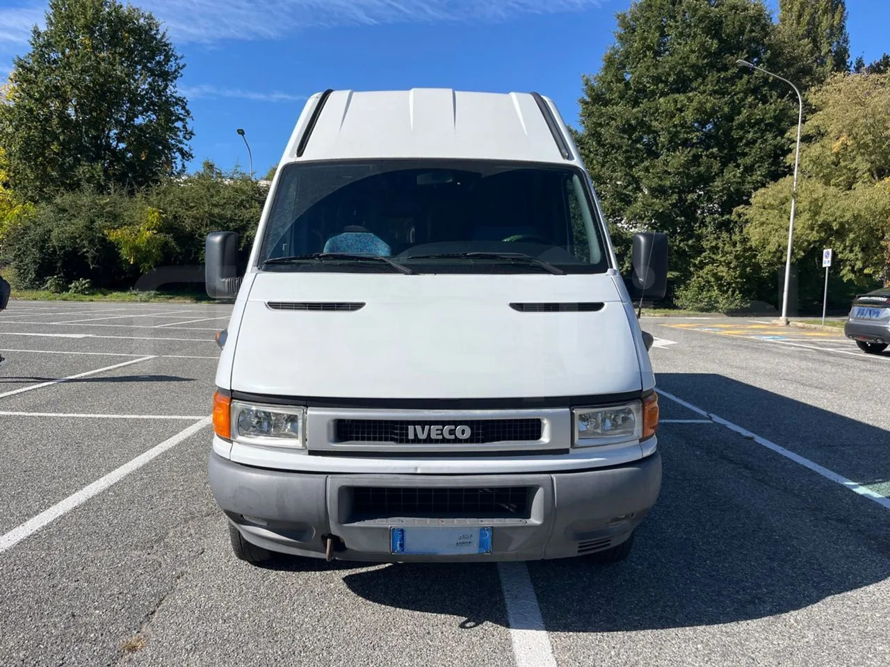 Iveco Daily - Προαστιακό λεωφορείο: φωτογραφία 2 Iveco Daily - Προαστιακό λεωφορείο: φωτογραφία 2