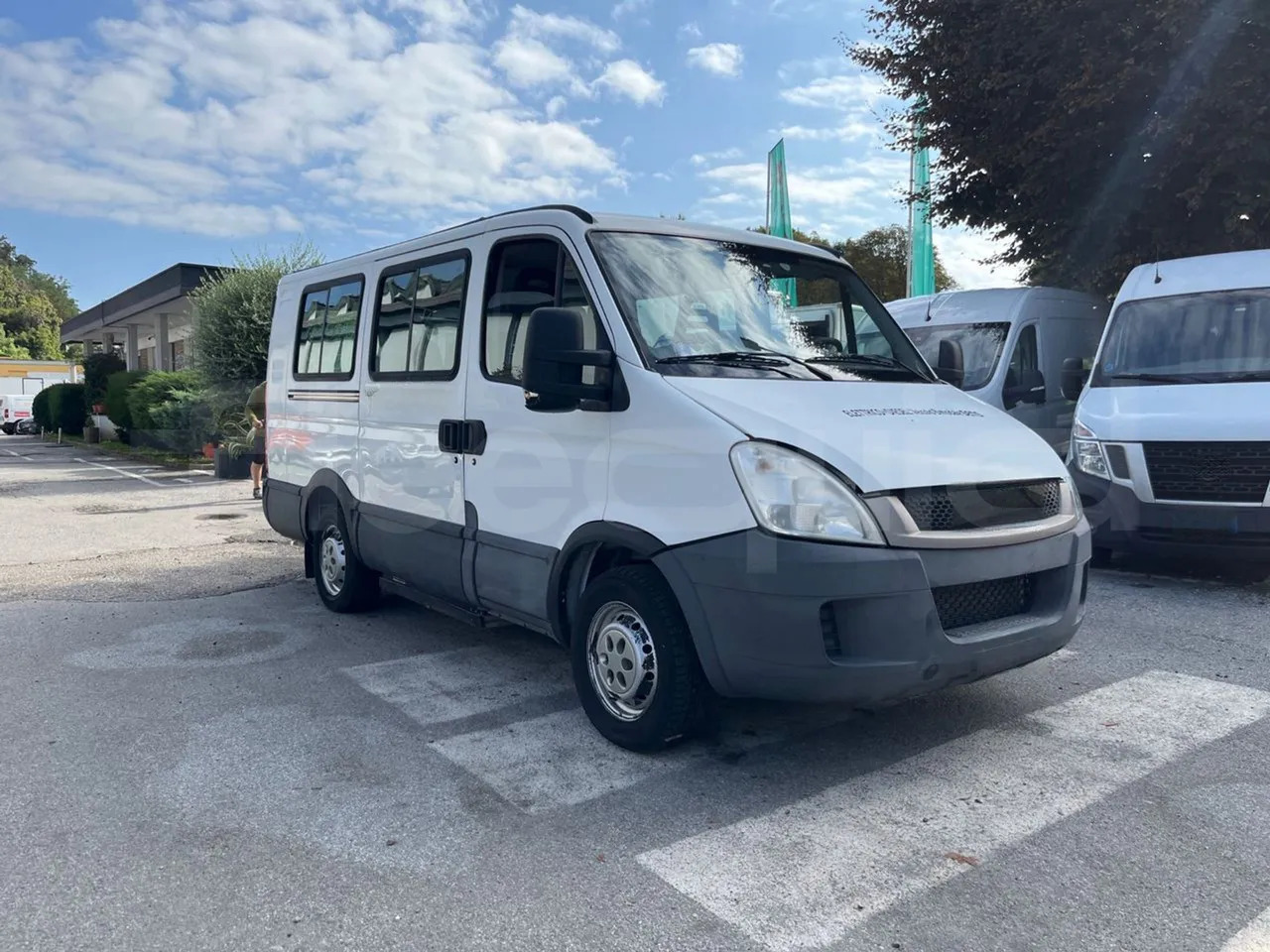 Iveco Daily - Μικρό λεωφορείο, Επιβατικό βαν: φωτογραφία 1 Iveco Daily - Μικρό λεωφορείο, Επιβατικό βαν: φωτογραφία 1