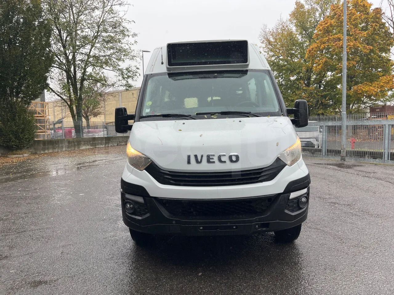 Iveco Daily - Προαστιακό λεωφορείο: φωτογραφία 2 Iveco Daily - Προαστιακό λεωφορείο: φωτογραφία 2