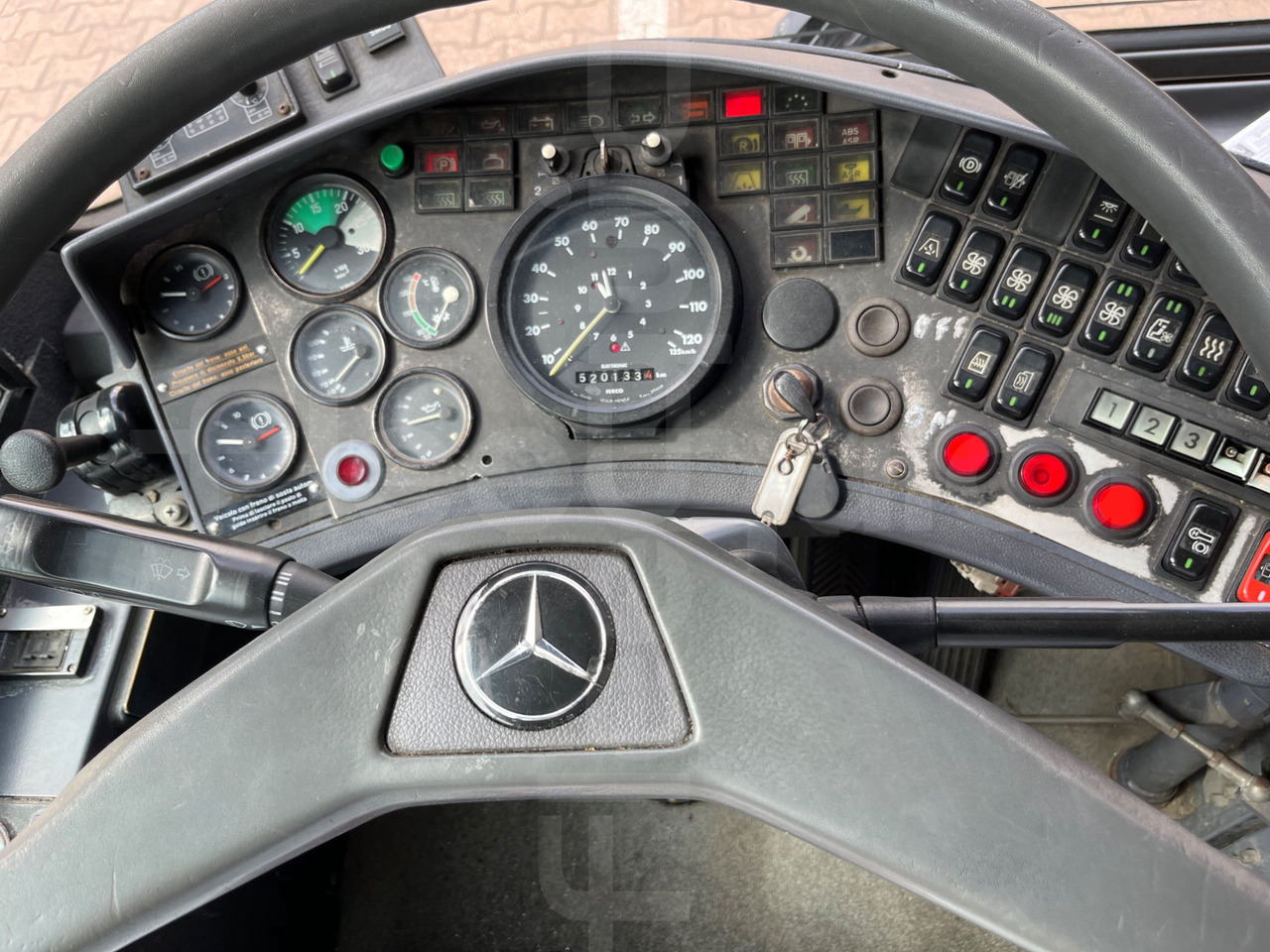 Mercedes-Benz O 405N2 - Προαστιακό λεωφορείο: φωτογραφία 3 Mercedes-Benz O 405N2 - Προαστιακό λεωφορείο: φωτογραφία 3