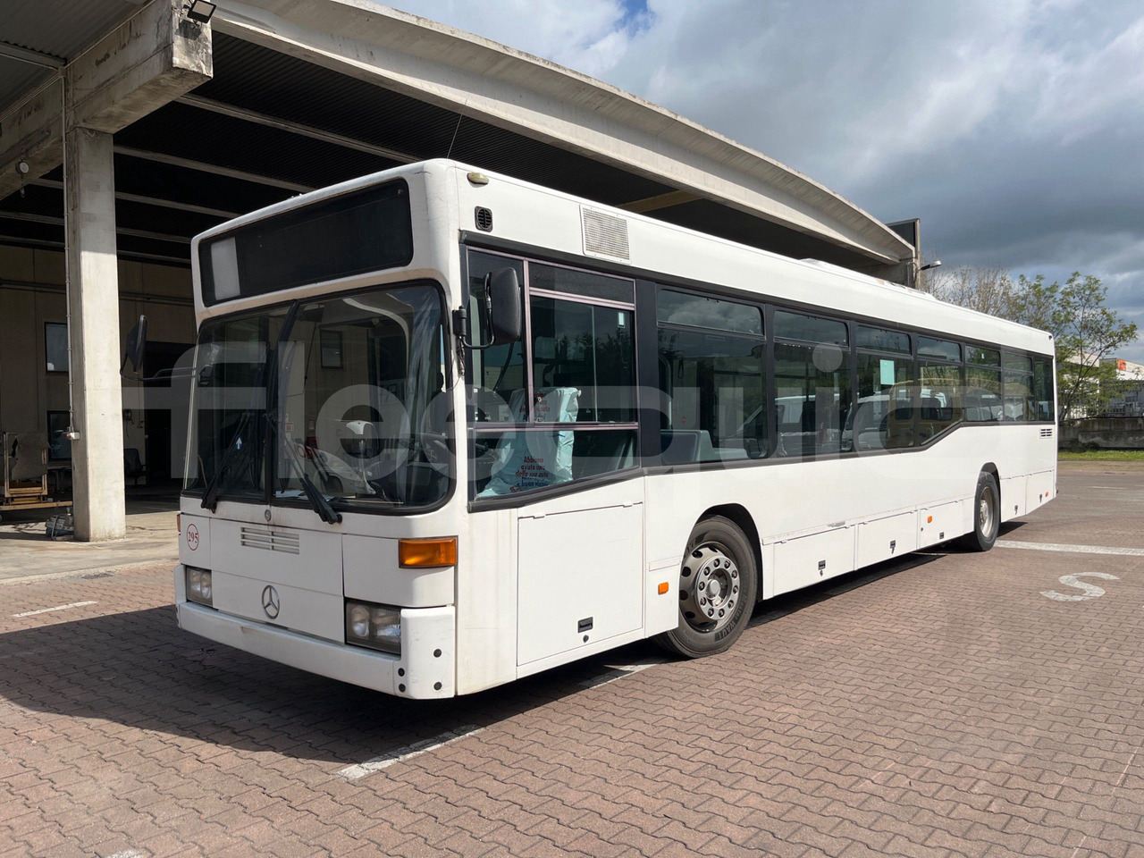 Mercedes-Benz O 405N2 - Προαστιακό λεωφορείο: φωτογραφία 4 Mercedes-Benz O 405N2 - Προαστιακό λεωφορείο: φωτογραφία 4